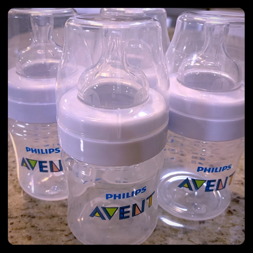 8- 4oz Philips Avent Anti Colic Baby Bottles